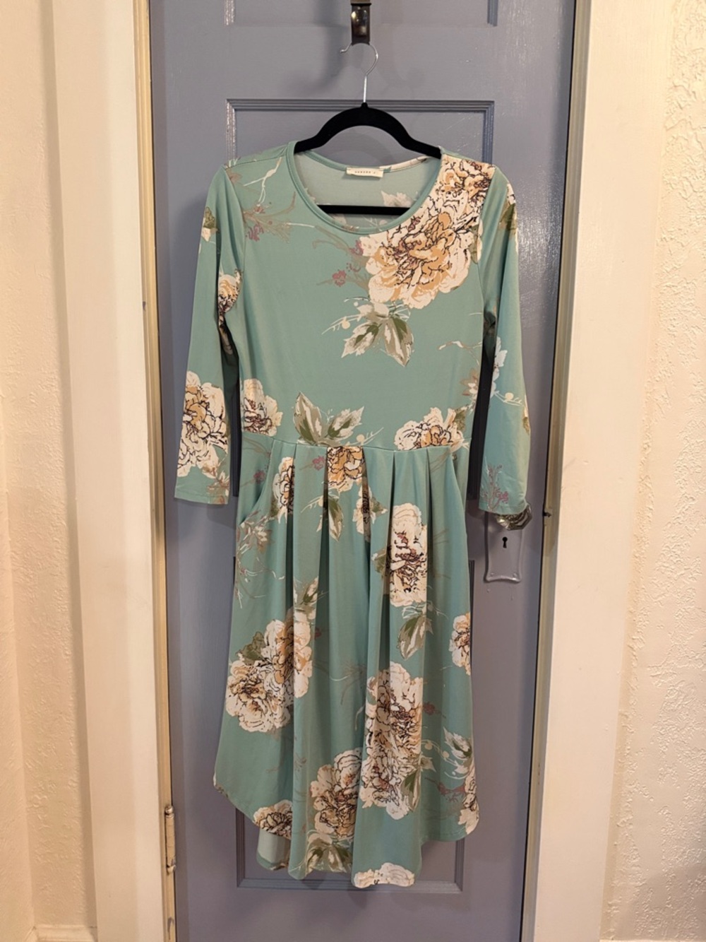 Reborn J Mint Green Floral Midi Dress with Cream Blooms
